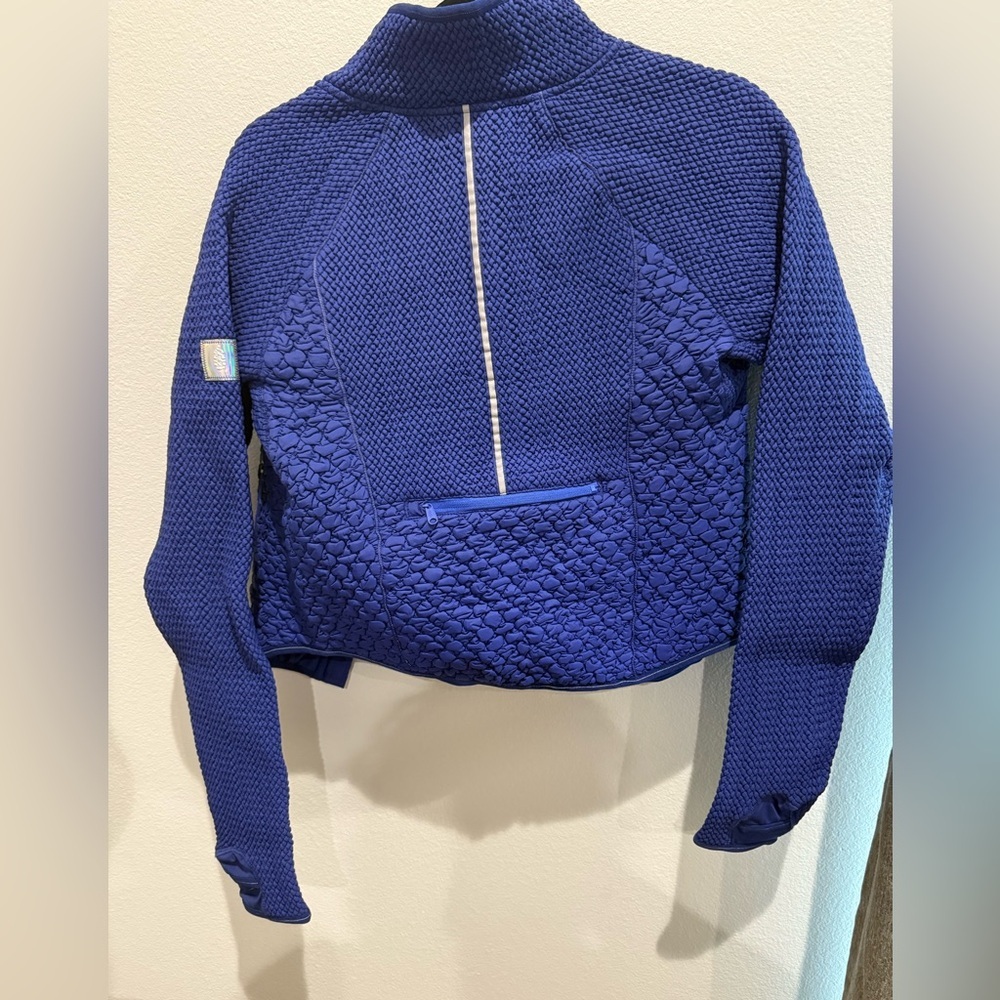 NWT FREE PEOPLE Packable blue athletic runner running outdoor light jacket - Picture 5 of 9